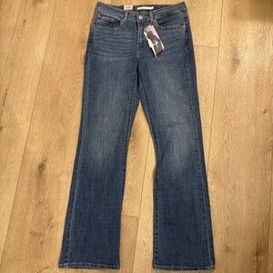 Levi's Classic Women's Mid-Rise Jeans 4M 27x32 Bootcut Dark Wash NWT NEW W/Tags